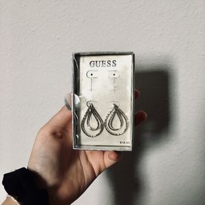 GUESS Stylish Hoop Earrings//Back 2 School